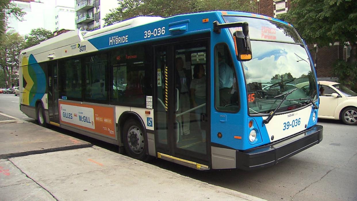 People living in Montreal's boroughs of LaSalle, Lachine, Sud-Ouest and Verdun will have an updated bus network starting Aug. 26. (Radio-Canada - image credit)
