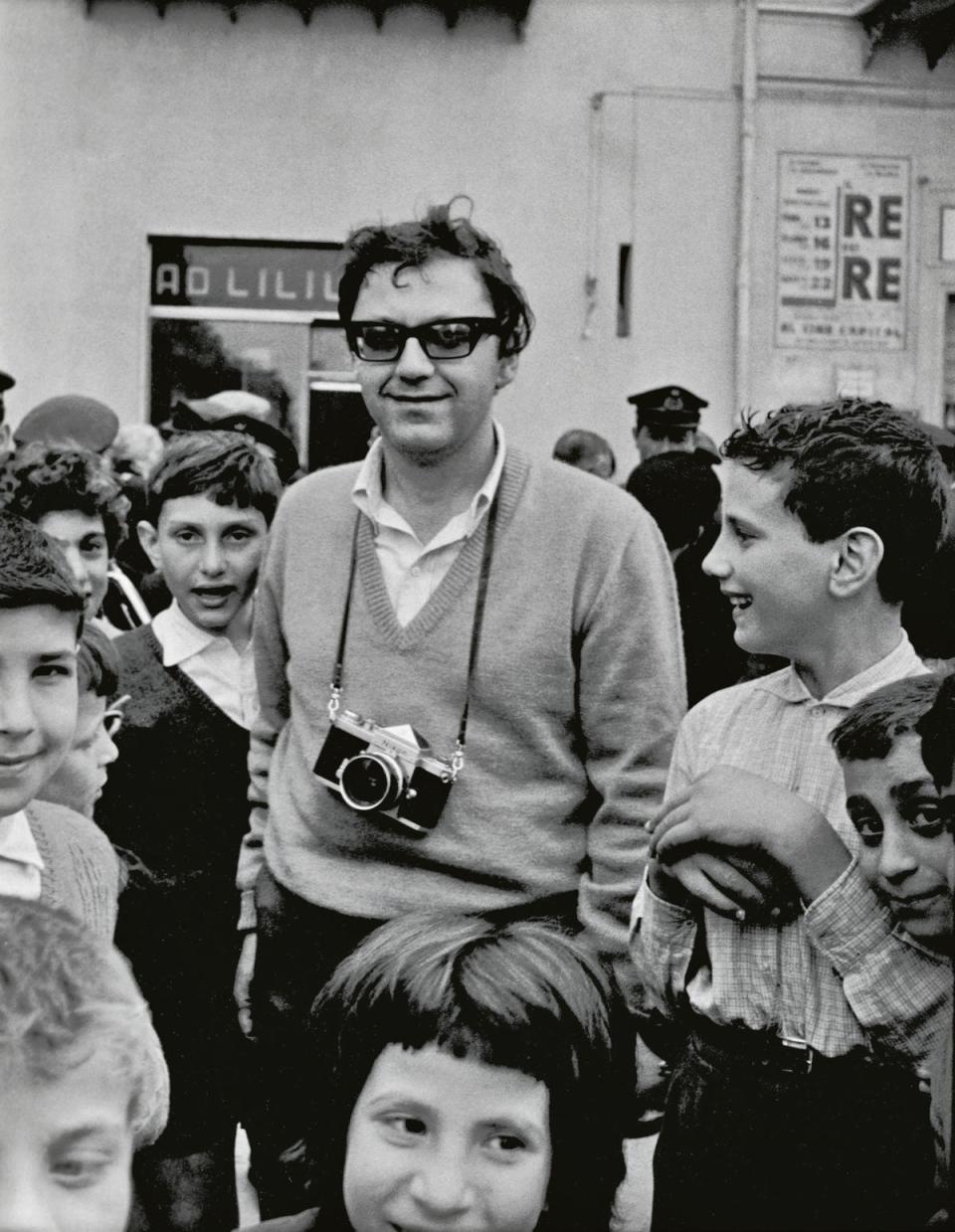 Leiter in Sicily, circa 1960 (Saul Leiter Foundation)