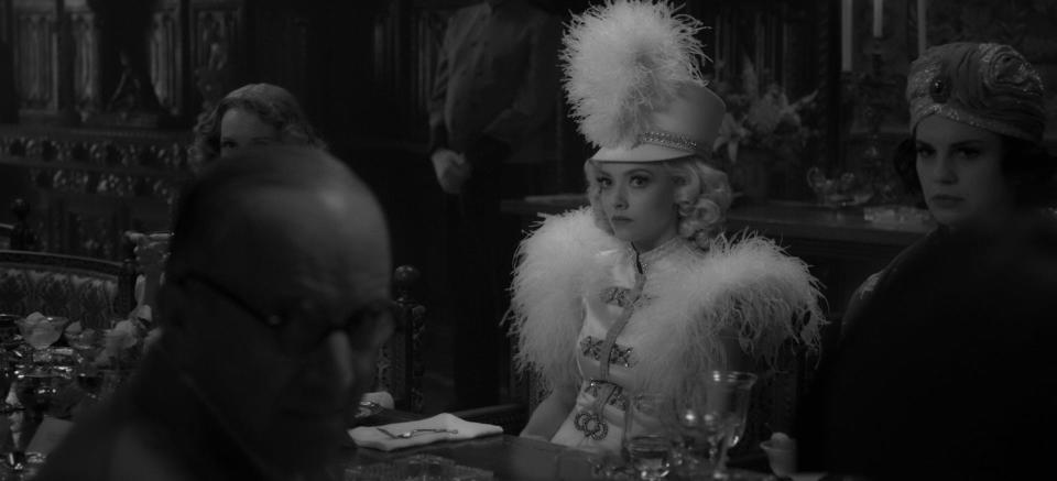 Amanda Seyfried plays Hollywood movie star Marion Davies in David Fincher's "Mank."