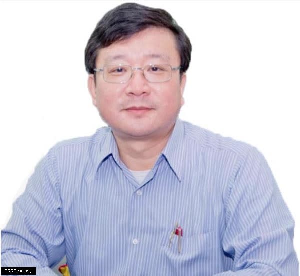 國立虎尾科技大學校長覺文郁卸任，新任校長由張信良先生接任，並同時在教育部辦理交接。(記者劉春生攝)