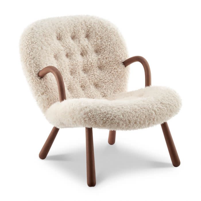 <p><a href="https://go.redirectingat.com?id=74968X1596630&url=https%3A%2F%2Feternitymodern.com%2Farctander-clam-chair-sheepskin-short-hair-1%23143%3D198&sref=https%3A%2F%2Fwww.housebeautiful.com%2Fshopping%2Ffurniture%2Fg23901368%2Fshearling-chairs%2F" rel="nofollow noopener" target="_blank" data-ylk="slk:Shop Now;elm:context_link;itc:0;sec:content-canvas" class="link ">Shop Now</a></p><p>Arctander Clam Chair</p><p>eternitymodern.com</p><p>$1069.00</p><span class="copyright">Eternity Modern</span>