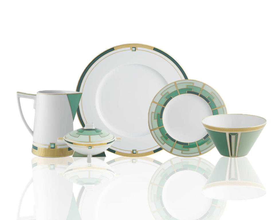 If you’ve ever dreamt of attending one of Jay Gatsby’s parties, this art deco-inspired china is for you. 