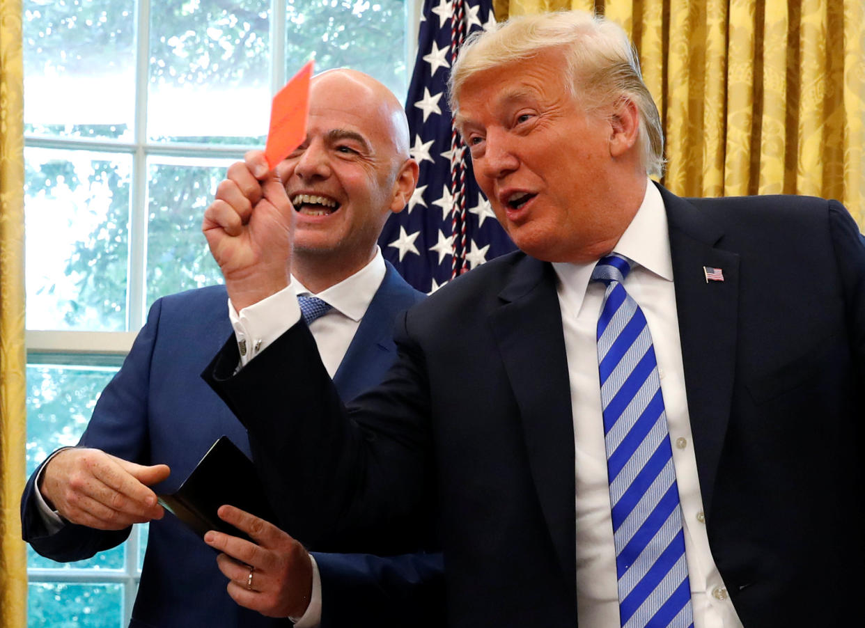 Donald Trump se encontró con el presidente de la FIFA, Gianni Infantino, en la Casa Blanca. / Foto: Reuters