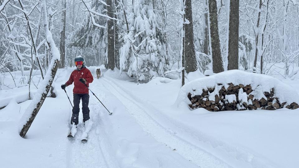 Skier wearing Goodr Snow G goggles