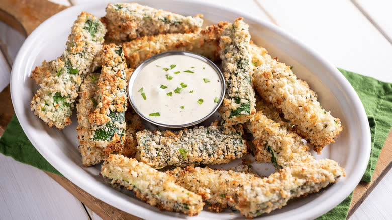 zucchini fries with dip