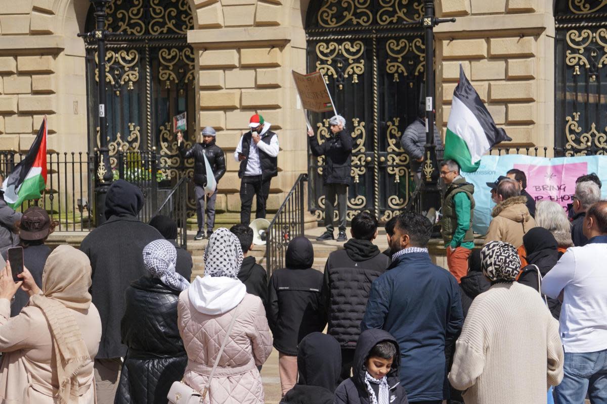 The event held on the steps of the town hall on Sunday, attracted around 100 people of all ages. <i>(Image: Nq)</i>