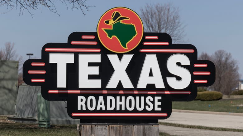 Texas Roadhouse sign