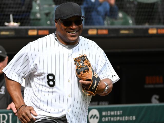 30 Years Ago Today: Chicago #WhiteSox slugger Bo Jackson breaks his ba