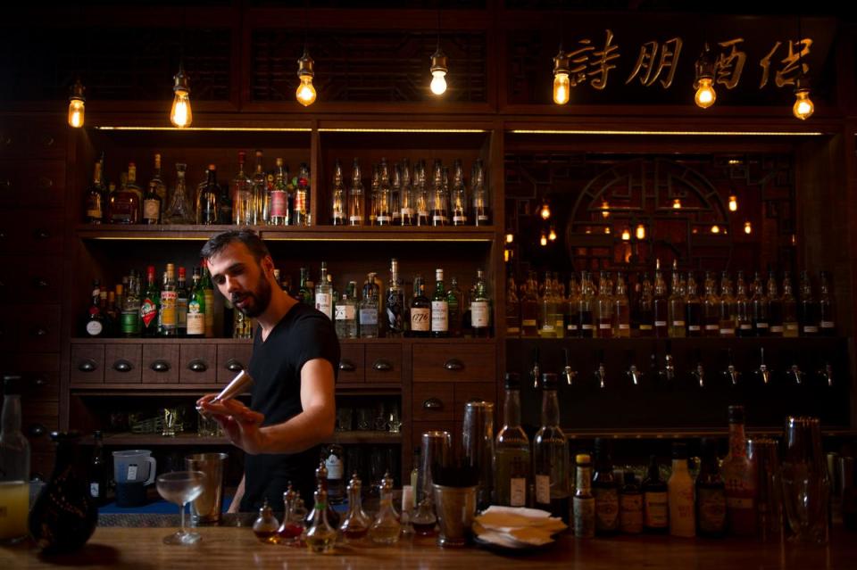 「R&D Cocktail Lab」的法籍老闆兼首席調酒師Yann特別熱愛使用台灣在地食材製作調酒元素。