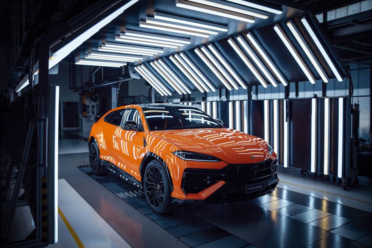 2025 lamborghini urus se