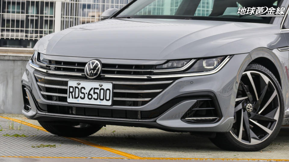 Arteon 430 TSI R-Line Performance在官方文宣中並沒有黑化套件選擇。(攝影/ 陳奕宏)