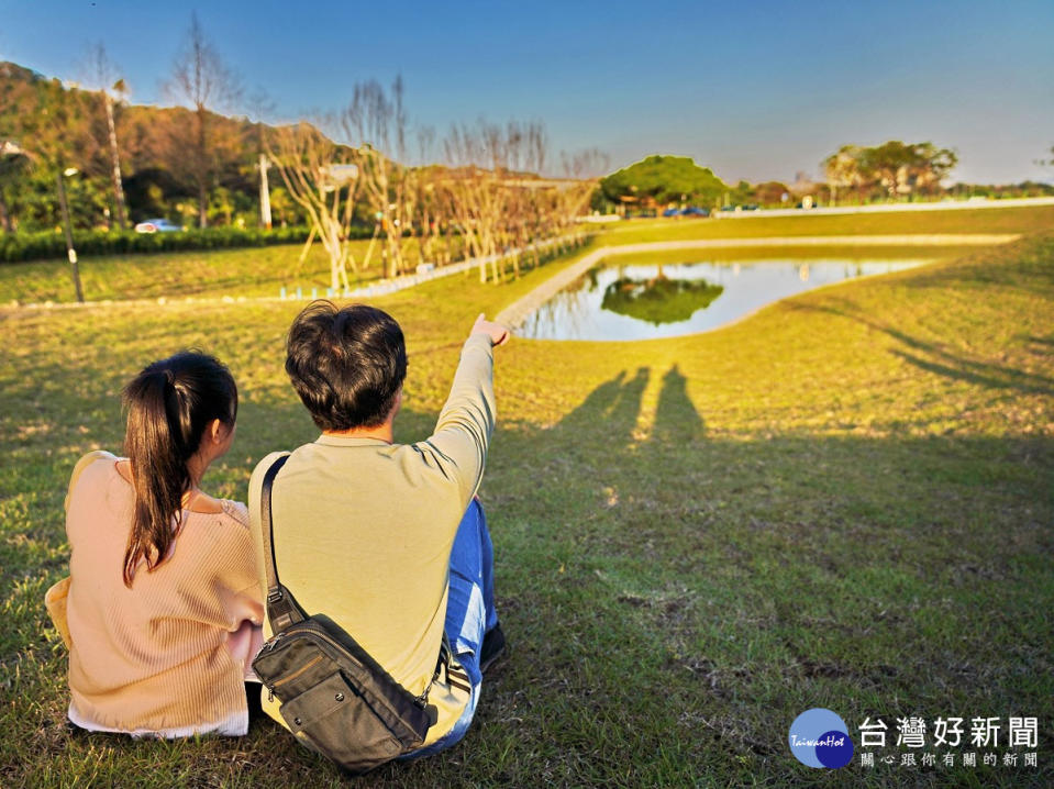 樹林沐心池景點景色優美自然形成的沐心池秘境，池水如鏡明亮清澈，倒映藍天彷彿是戀人的心，更增添浪漫氛圍