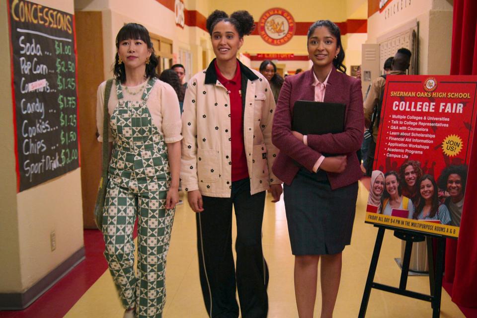 ramona young, lee rodriguez, maitreyi ramakrishnan, never have i ever, season 4