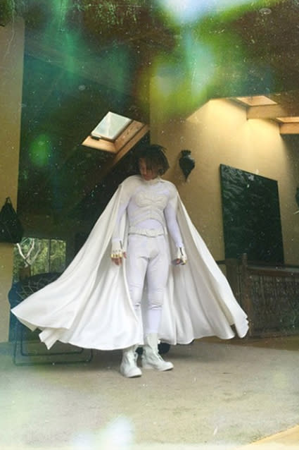 Only Jaden Smith. Will Smith and Jada Pinkett-Smith's errr... very <em> unique</em> 16-year-old son went to prom over the weekend like a typical teenager, but with one very big difference. He actually came dressed as Batman. Jaden deleted his Twitter account earlier this month, but luckily for us, his prom date, Mecca Kalani, documented their prom experience on her Instagram. Obviously, so did other prom attendees. Check out Jaden's all-white batman suit, complete with a flowing cape. Instagram Jaden Smith went to prom dressed as a NFL away uniform pic.twitter.com/lgHC4R0R5e— Leolardo DiFatprio (@tryna_be_famous) May 17, 2015 NEWS: The 11 Weirdest Things Jaden and Willow Smith Told 'The NY Times' And of course, a matching mask. This isn't the first time the <em>After Earth </em>star has dressed like Bruce Wayne's secret identity. He memorably wore a white Batman costume to Kim Kardashian and Kanye West's wedding in May 2014. "I thought it was just genius," Kris Jenner told <em> HuffPost Live</em> last May about his strange wedding attire. "When you look at it ... it sounds just crazy. It was beautiful. He looked so good, and so fun, and he also has a really good sense of humor." Jaden has made headlines for his outfit choices before. In April, he stepped out in a skirt while hanging with friends in Calabasas, Calif., then later sported a black-and-white TopShop dress. "Went To TopShop To Buy Some Girl Clothes, I Mean 'Clothes'," he captioned his now-deleted Instagram selfie. NEWS: 7 Up-and-Coming Stars Who Are Changing How We Think About Gender In May 2013, Jaden actually critiqued his dad Will's red carpet style when ET caught up with him at the New York City premiere of their film <em>After Earth</em>. Watch below!