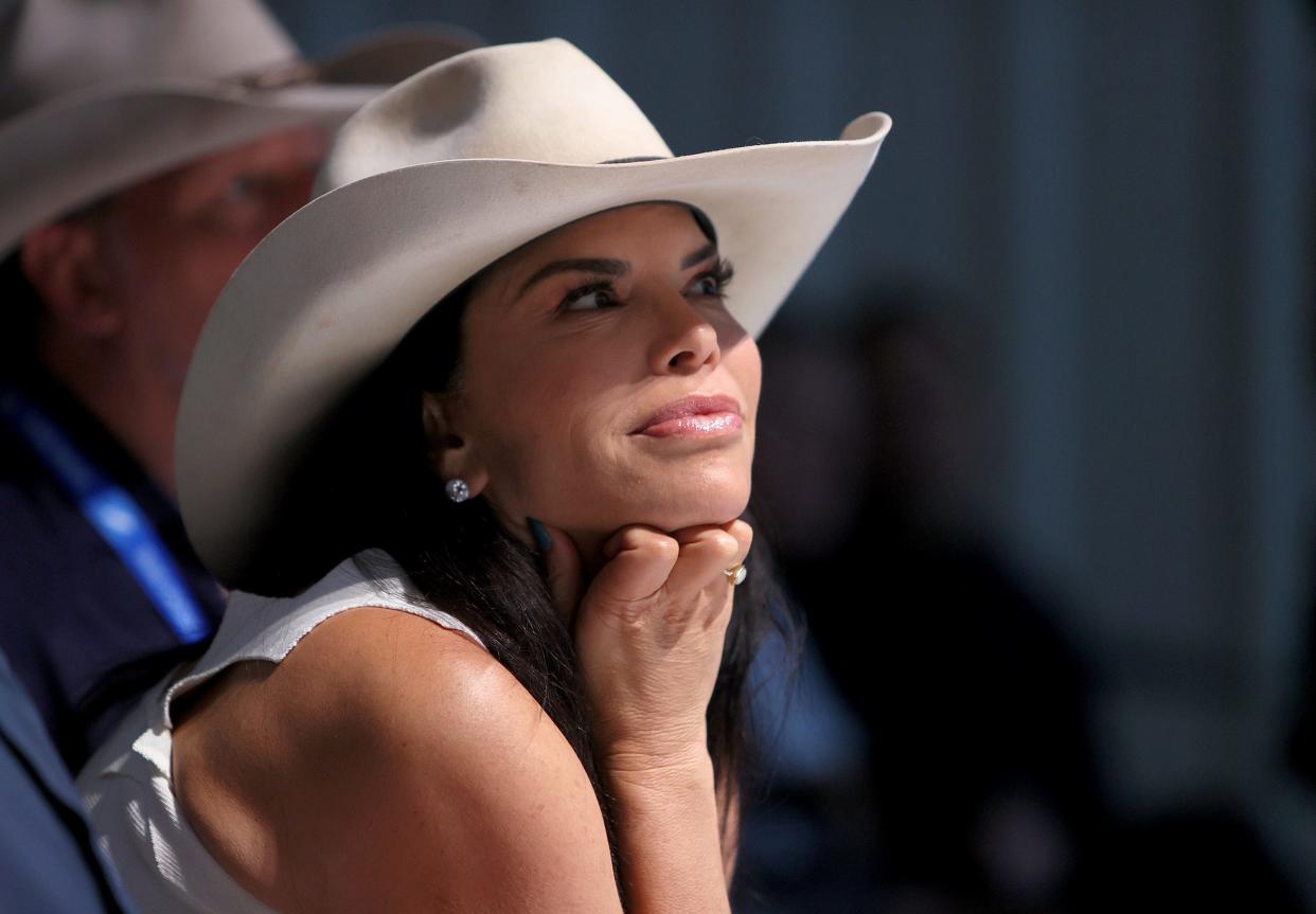 Lauren Sanchez wears a cowboy hat