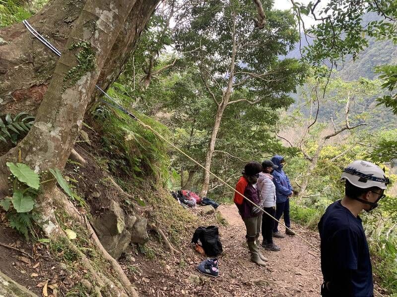 ▲花蓮太魯閣錐麓古道，今天（26日）中午發生一起墜谷事件。（圖／翻攝畫面）