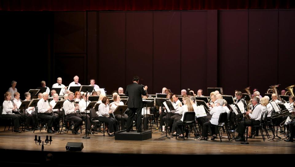 The all-volunteer Lakeland Concert Band plays a free holiday concert Sunday at Florida Southern College.
