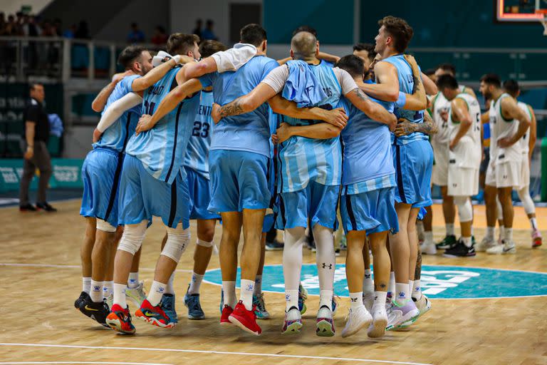 La selección argentina de básquetbol masculino sueña repetir lo hecho en la etapa de grupos: vencer a Venezuela para ganar el oro en Santiago 2023