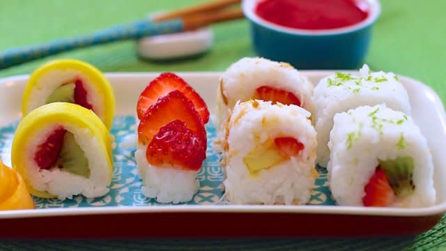 fresh-fruit-sushi-bigger-bolder-baking