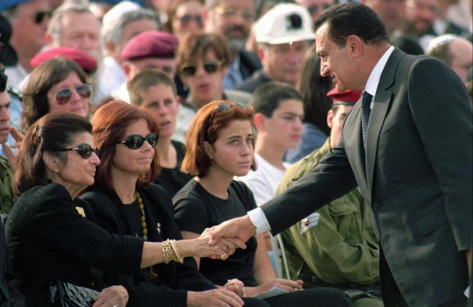 Rabin’s widow, daughter and granddaughter Noa at his funeral, with the Egyptian president Hosni Mubarak