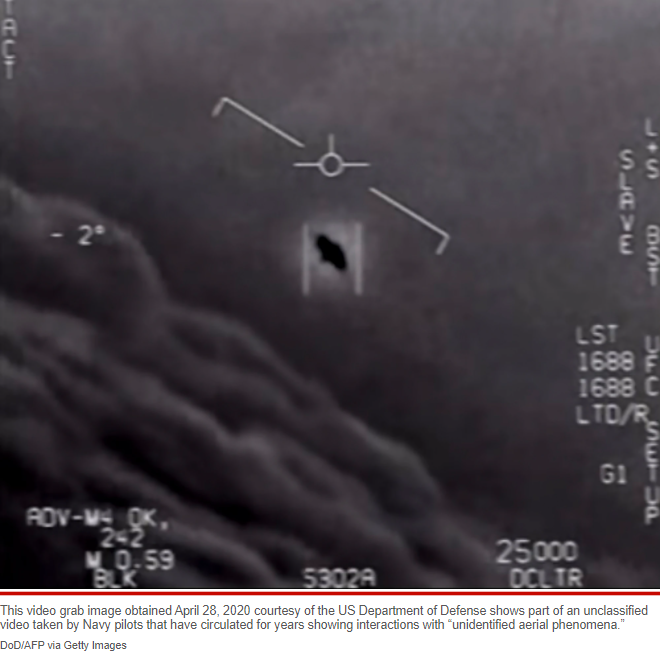 美國公布UFO影像。（圖／翻攝自《紐約時報》）