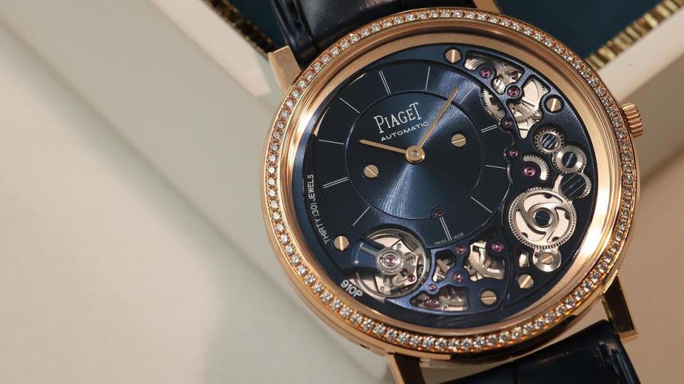 PIAGET Altiplano Ultimate Automatic｜G0A47124／錶徑41mm／18K玫瑰金錶殼／時、分指示／910P自動上鏈機芯／鑲鑽約0.59克拉／動力儲存約48小時／參考售價NT$ 1,270,000