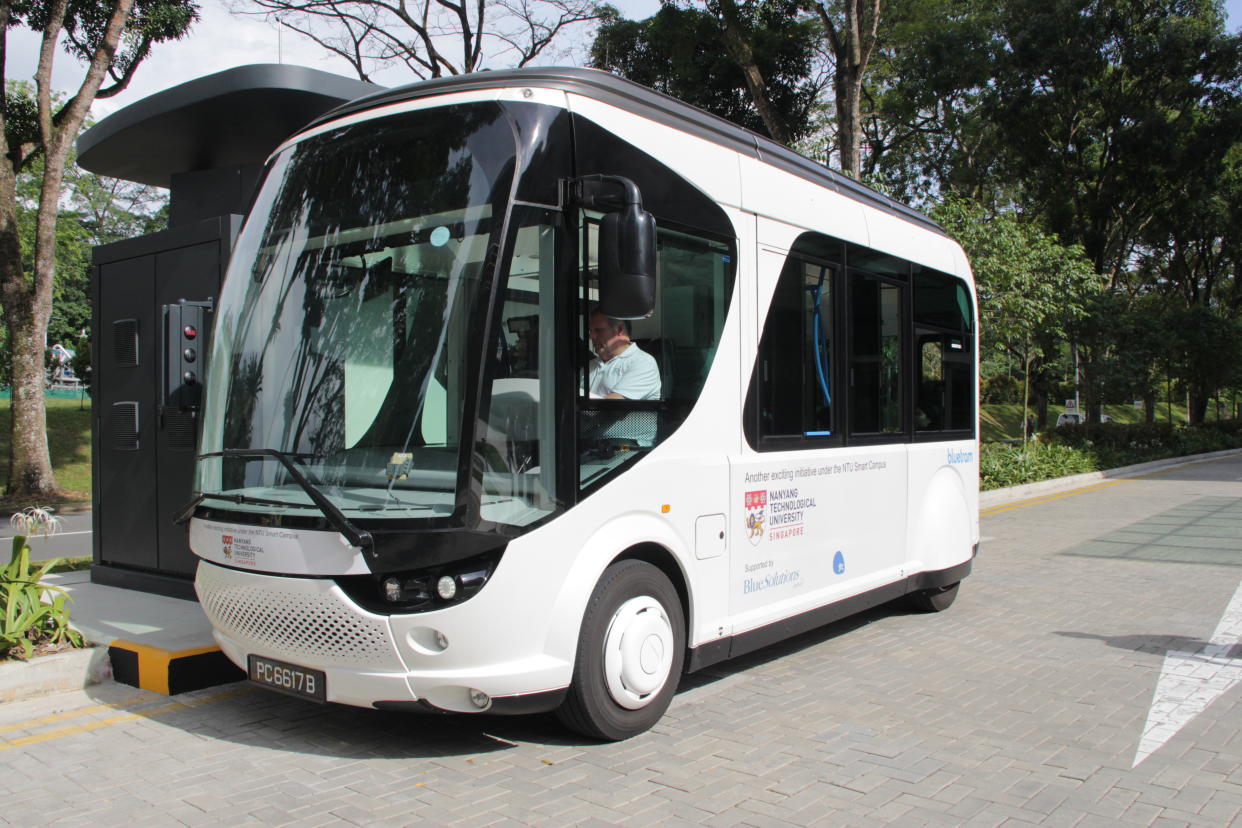 The NTU-Blue Solutions Flash Shuttle. (PHOTO: Wong Casandra/Yahoo News Singapore)