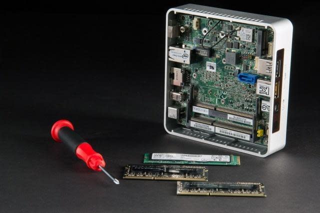 Intel NUC Core i5 NUCi5RYK mini PC review RAM screw driver
