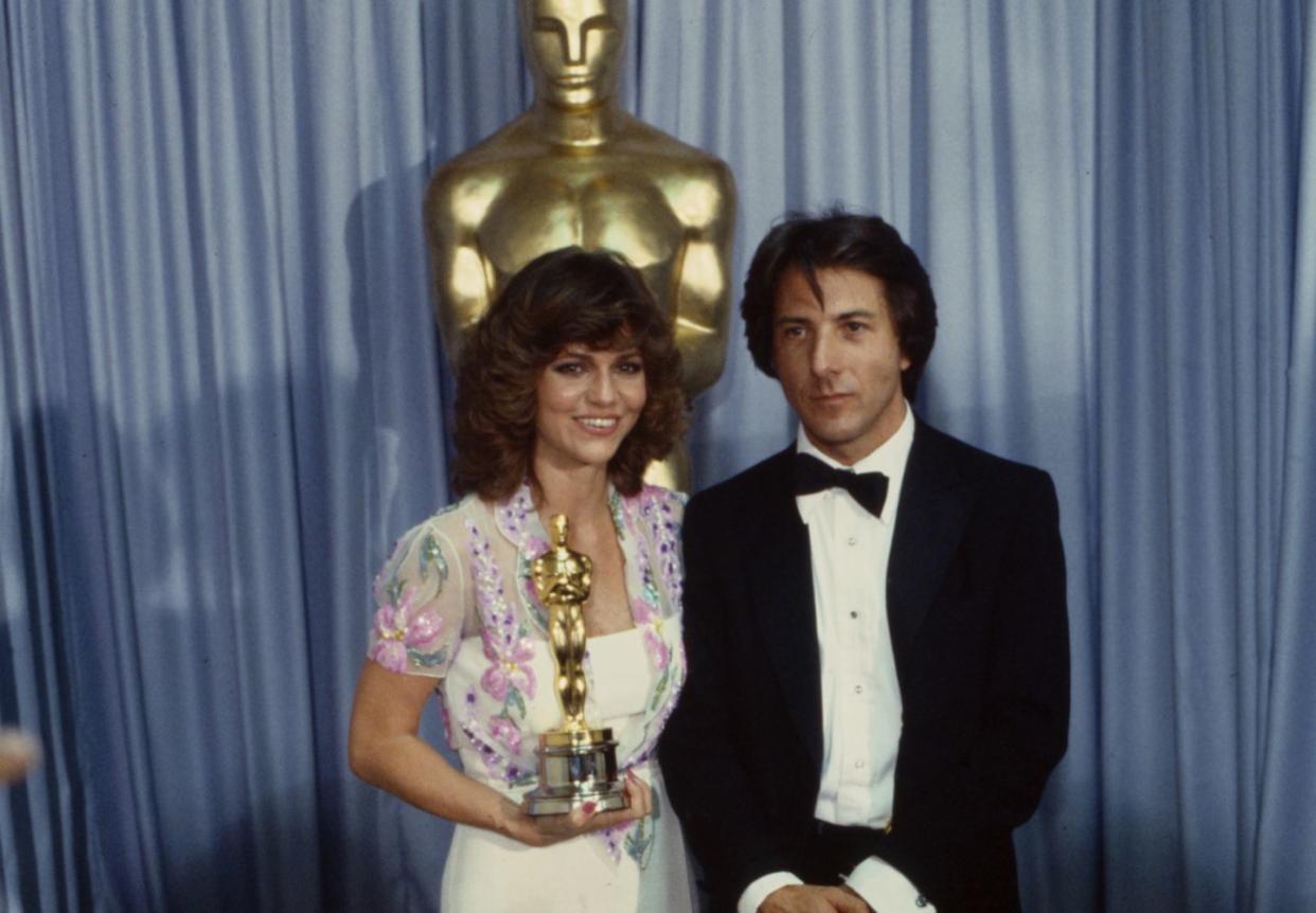 sally field, dustin hoffman appearing on the 1980 academy awards