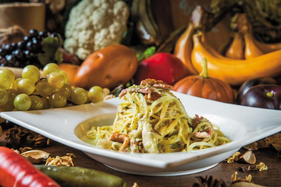 薄多義每隔半年增加1次新菜色，例如宜蘭三星蔥櫻桃鴨胸義大利麵，很受歡迎。（229元／份）