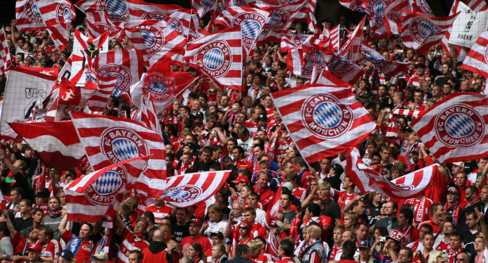 Fans vom FC Bayern (Photo by Patrik Stollarz/Bongarts/Getty Images)