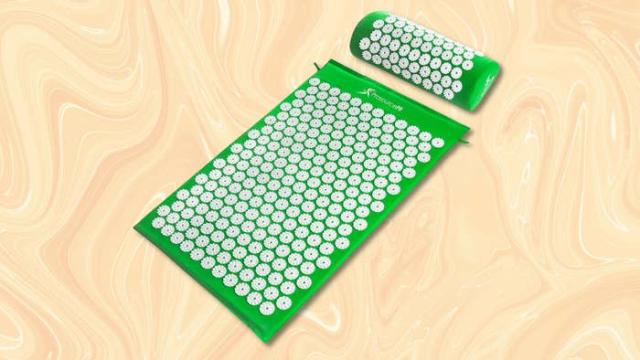 ProsourceFit's acupressure mat and pillow set