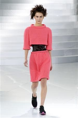 6 Gorgeous Looks & 1 Beautiful Neckline From Chanel's Haute Couture Show