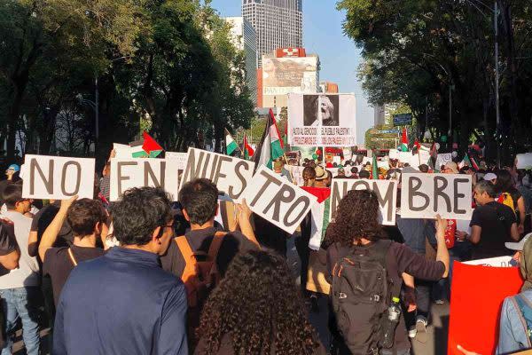 Ciudadanos marchan para exigir una Palestina libre.