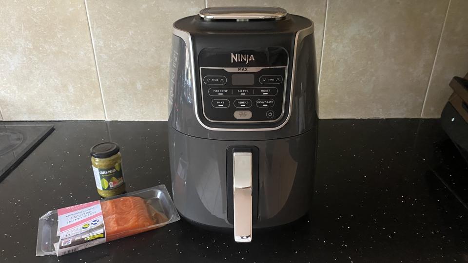 How to cook salmon in an air fryer