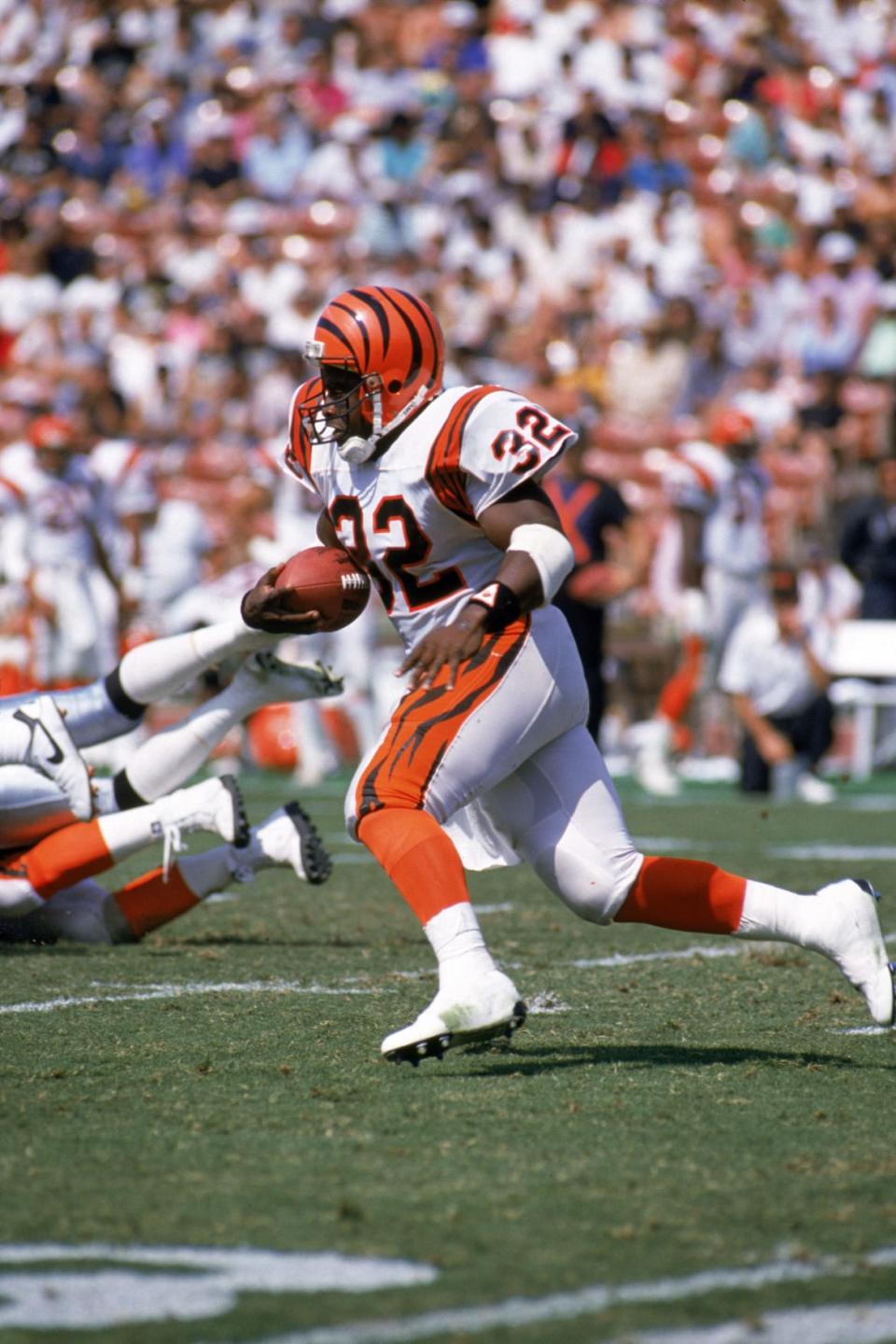 <div class="inline-image__caption"><p>Running Back Stanley Wilson Sr. #32 of the Cincinnati Bengals runs with the ball against the Los Angeles Raiders at Los Angeles Memorial Coliseum on Oct. 2, 1988, in Los Angeles, California. </p></div> <div class="inline-image__credit">Bernstein Associates/Getty Images</div>