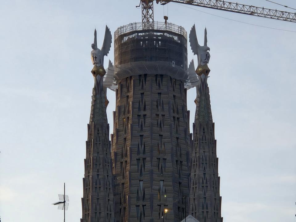 La Sagrada Familia at 5x zoom