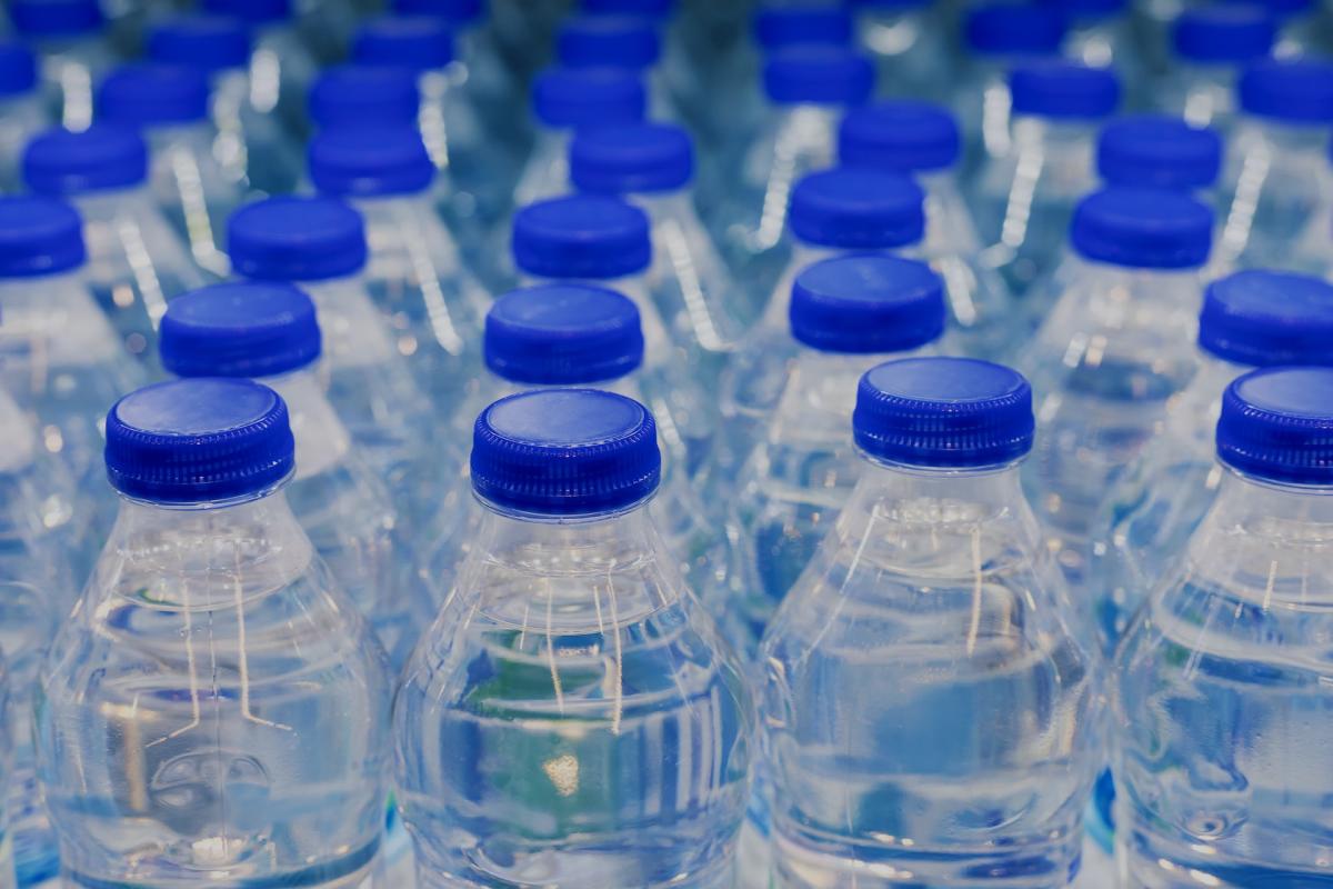 Massive amounts of tiny plastics found in bottled drinking water, study  finds - ABC News