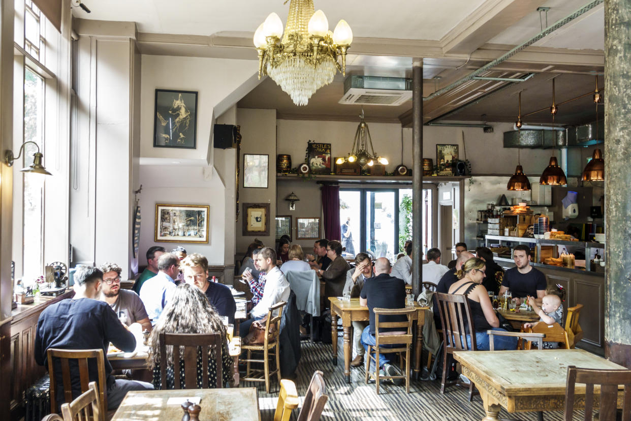 London, Lambeth Vauxhall, The Black Dog Pub interior. (Photo by: Jeffrey Greenberg/Education Images/Universal Images Group via Getty Images)