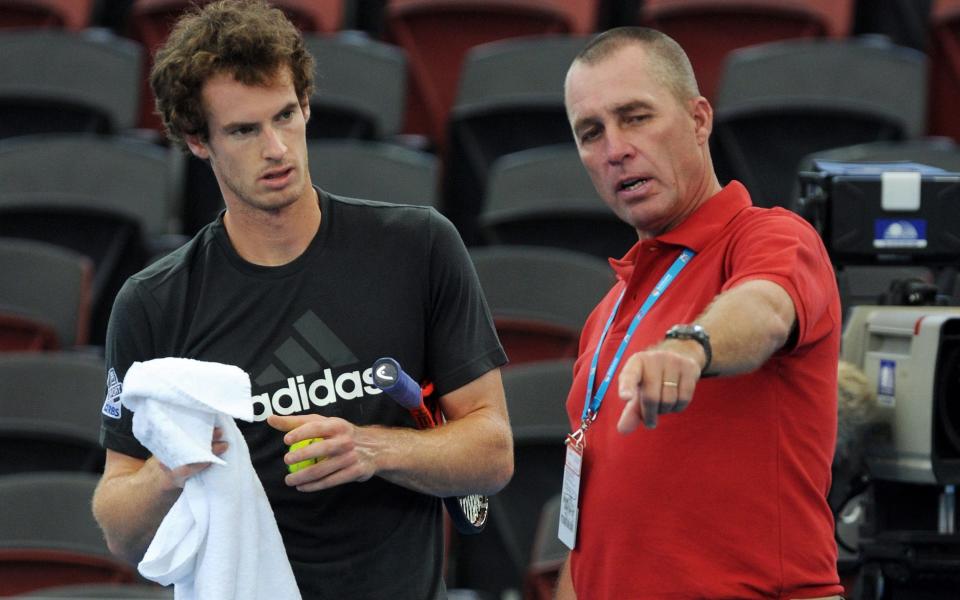 World number four Andy Murray of Great Britian (L) is instructed by new coach Ivan Lendl during a practice session prior to the final of the Brisbane International tennis tournament in Brisbane, Australia, 08 January 2012 Andy Murray splits with coach Ivan Lendl