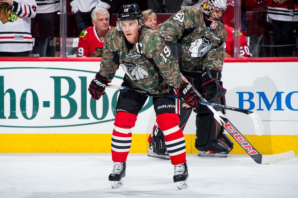 CHICAGO, IL - NOVEMBER 11: Jonathan Toews #19 of the Chicago Blackhawks warms up in a camo jersey commemorating Veterans Day prior to the game against the Washington Capitals at the United Center on November 11, 2016 in Chicago, Illinois. (Photo by Bill Smith/NHLI via Getty Images)