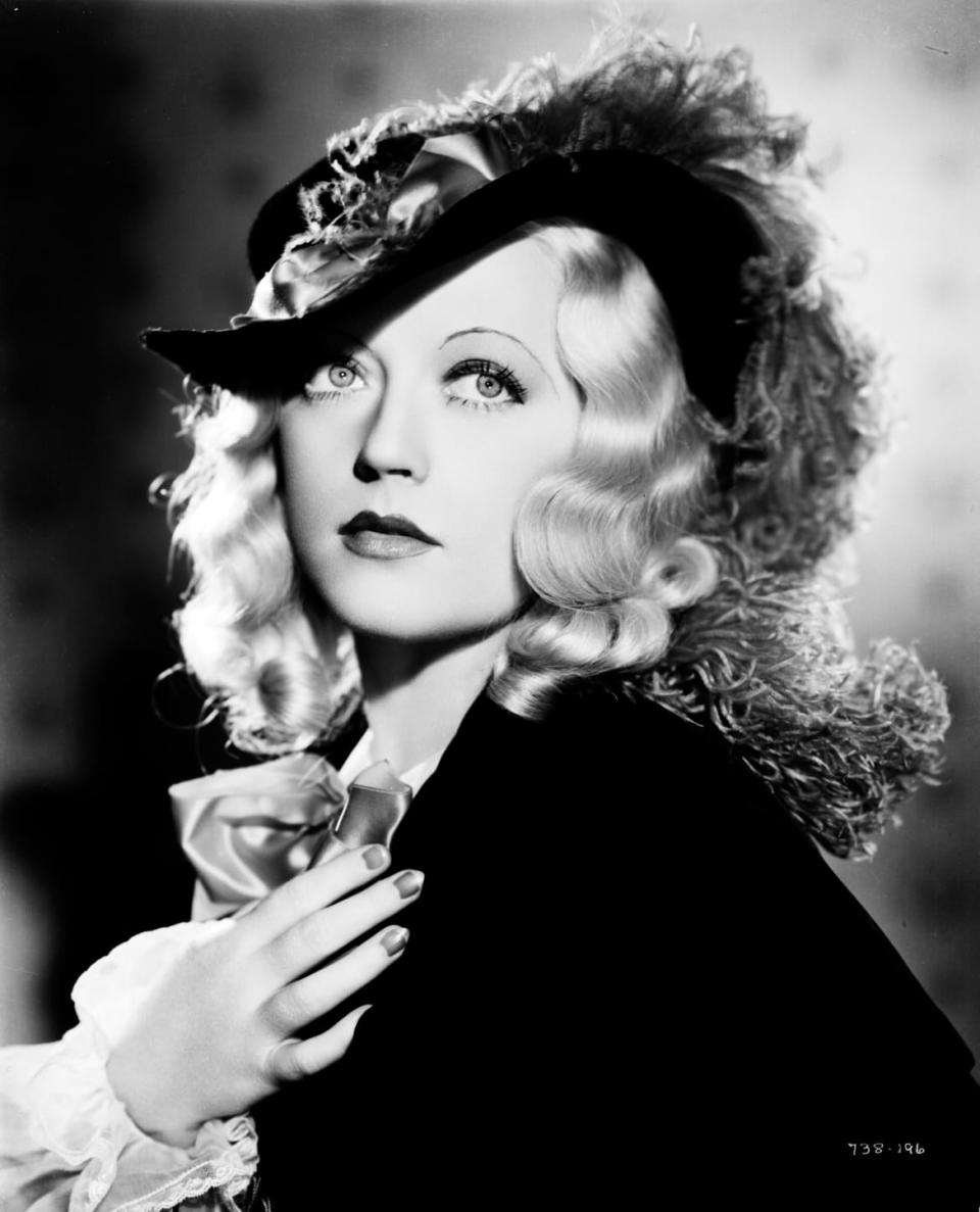 <div class="inline-image__title">Marion Davies</div> <div class="inline-image__credit">John Kobal Foundation/Getty</div>