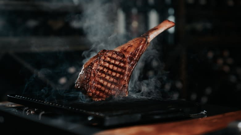 tomahawk steak on grill