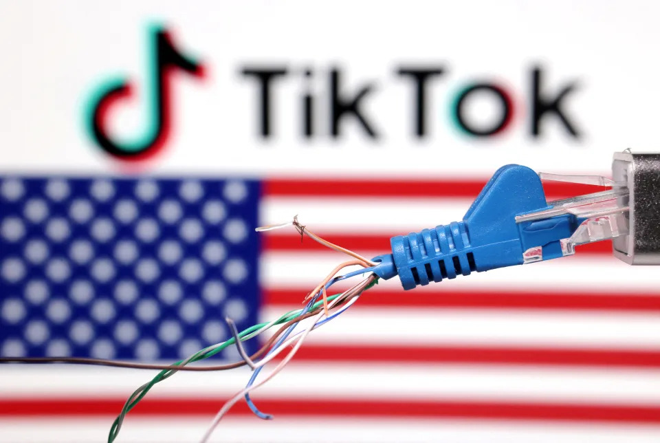 TikTok在美約有1.7億名用戶。4名消息人士透露，如果中國公司「字節跳動」窮盡所有法律選項仍抵抗不了禁止短影音平台TikTok在美國應用程式商店上架的法律，將寧願關閉這款應用程式也不願出售。（示意圖／路透社）
