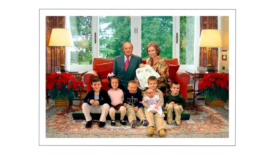 The Spanish royal family Christmas photo 2005