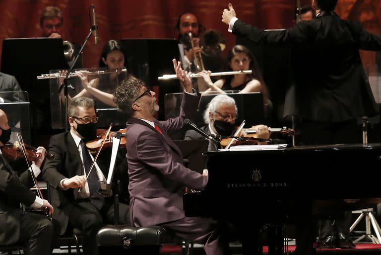 Fito Páez homenajeó a Charly García en el Teatro Colón