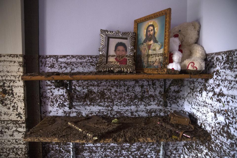 <p>An inside view of a damaged house is seen after torrential rains struck the west Athenian suburb of Mandra, Greece on Nov. 15, 2017. (Photo: Ayhan Mehmet/Anadolu Agency/Getty Images) </p>