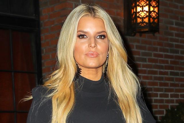 Jessica Simpson Poses in Bikini for a Passionate ‘Texi-Cali’ Style ...