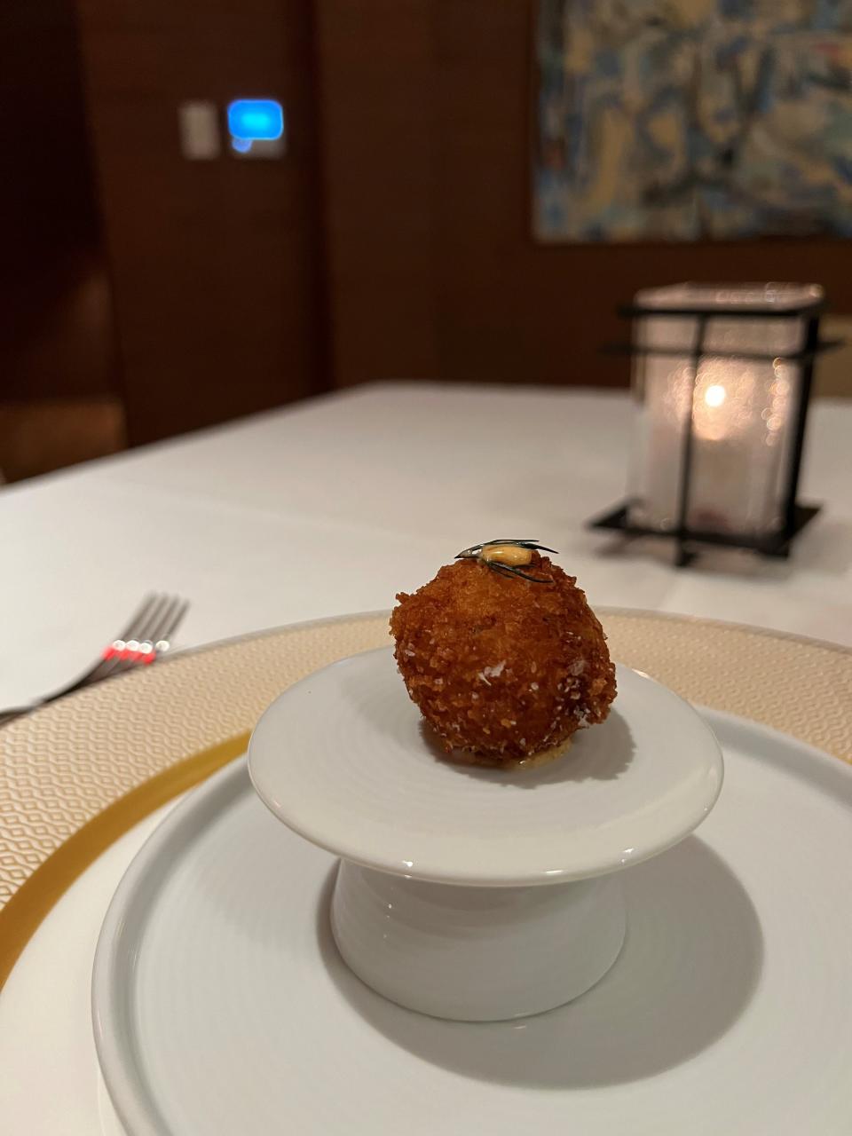 The amuse bouche, a gift from the chef, set the tone for dinner at Oak Park.