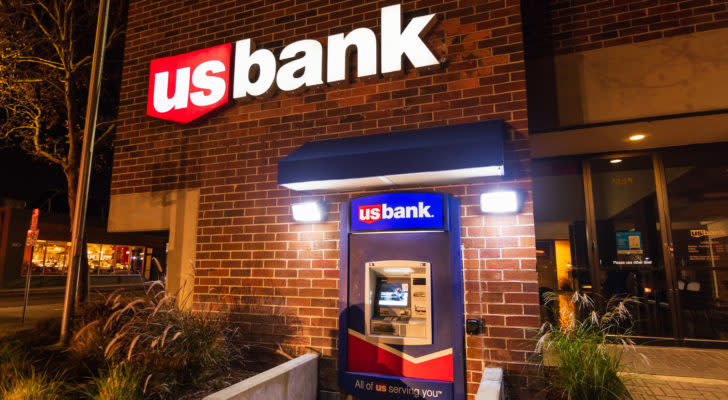 usbank (USB) logo on a bank during nighttime